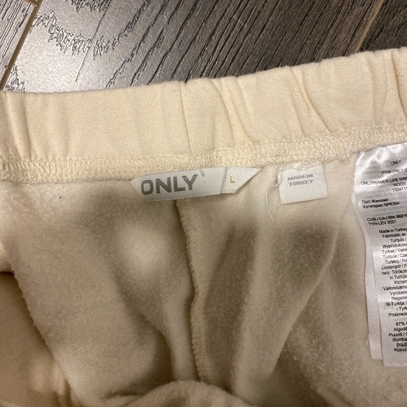 cream sweat pants - size L - Picture 3 of 3